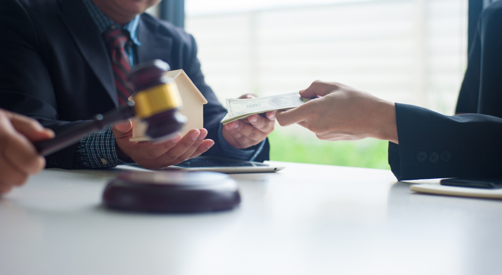 An injury victim receiving periodic payments after the court's discretion on non-economic damages